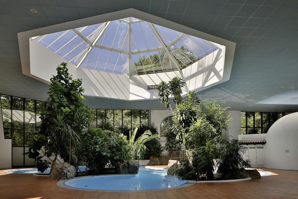 Eventhotel Pyramide 4* Vösendorf