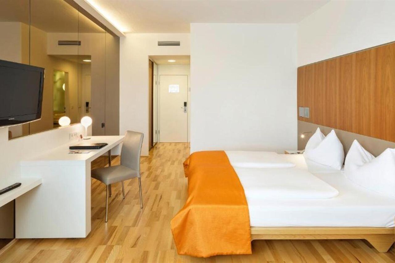 Eventhotel Pyramide 4*